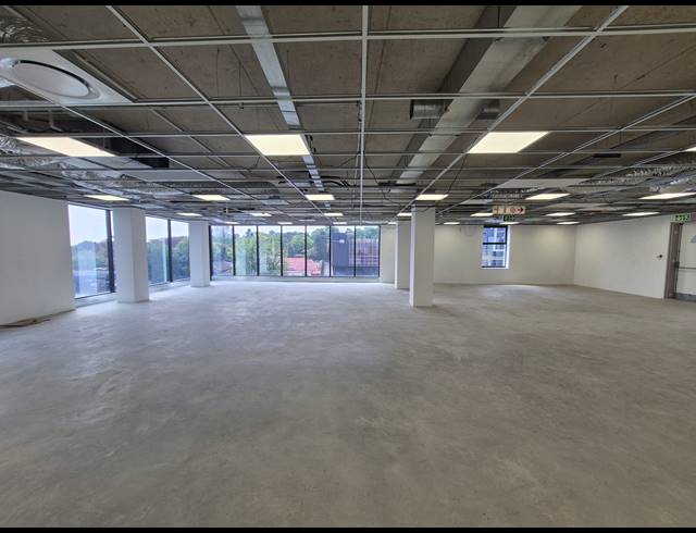 285M² OFFICE TO LET IN GLENADRIENNE